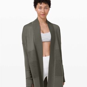 Lululemon Sit In Lotus Wrap II Heathered Grey Sage Size 8